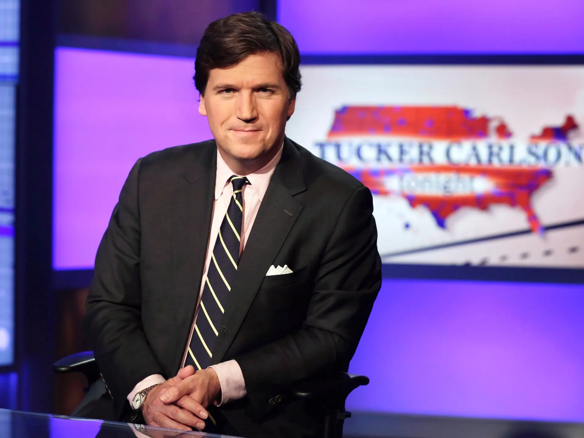 „Die Nachrichten, die Sie konsumieren, sind  eine Lüge“: Tucker Carlson startet auf Twitter neu