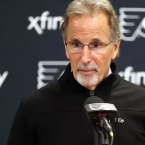 Flyers-Trainer John Tortorella attackiert Reporter wegen Gauthier-Transferbericht | FOX 29 Philadelphia