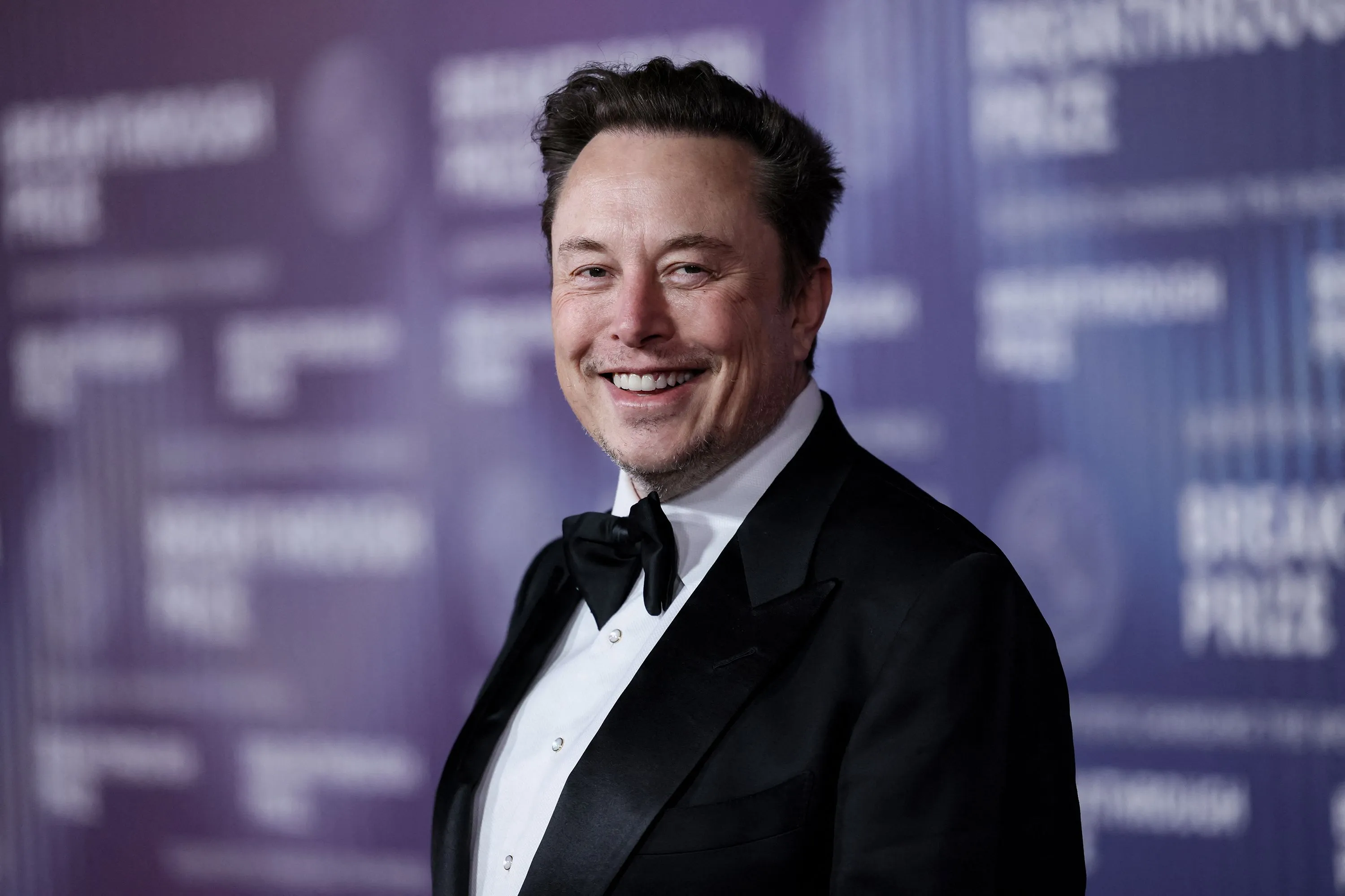 Elon Musk: Biografie, Unternehmer, SpaceX- und Tesla-Gründer